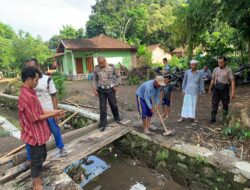 Sambut Hari Bhayangkara ke-76, Polsek Kediri Bakti Sosial di Tempat Ibadah