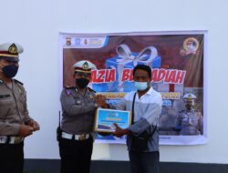 Tertib Berkendara Dapat Helm Gratis, Razia Berhadiah Sat Lantas Polres Lobar