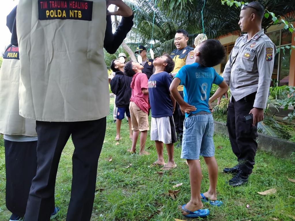 Trauma Healing, Polda NTB Lakukan Pendampingan Psikologi Masyarakat Mareje