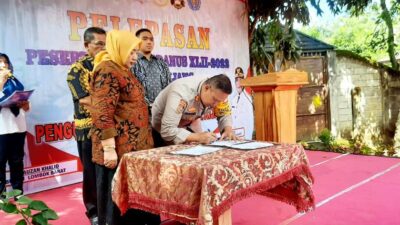 Wakil Bupati Lobar Dikukuhkan Menjadi Ibu Asuh Latsitardanus XLII 2022 Satlat 4 Kijang