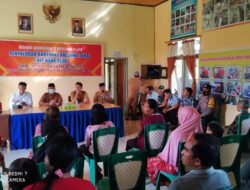 Penyaluran BLT DD di Dasan Tapen Lancar, Polsek Gerung Tetap Lakukan Pengamanan