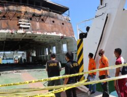 Tim Puslabfor Polri Turun Lakukan Olah TKP Menyeluruh Pasca Kebakaran Kapal di Lembar