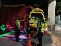 Cegah PMK,Kapolsek Kawasan Pelabuhan Laut Tano Lakukan Penyekatan