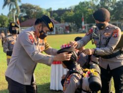 Aksi Simulasi Dalmas Tandai Penutupan Pelatihan dan Pembaretan Bintara Remaja Ditsamapta Polda NTB