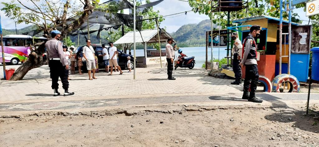 Patroli Polsek Sekotong, Sambangi Lokasi Wisata dan Obyek Vital