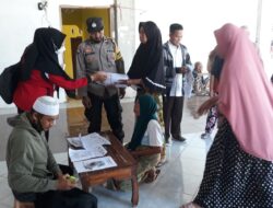 Polisi Kawal Penyaluran BLT-DD Desa Perampuan Labuapi