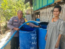 Polsek Alas Barat Kembali Distribusikan Air Bersih Ke Warga Desa Mapin Beru