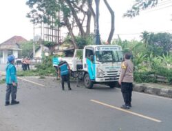 Polsek Gerung Lakukan Pengamanan Perampingan dan Pemotongan Pohon, Antisipasi Kondisi Cuaca