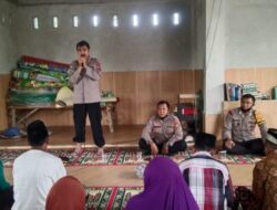 Polsek Lembar Lakukan Pendampingan Penyaluran Bansos dari Kapolda NTB