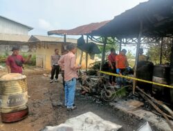Ringankan Beban Warga Binananya, Bhabinkamtibmas Talonang Hadiri Pembagian Sembako