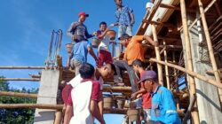 Bantu Masyarakat,Satuan Samapta Polres Sumbawa Barat Lakukan Gotong Royong