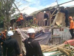Queik Response,Tim Sar BRIMOB NTB Bantu Warga Terdampak Angin Puting Beliung Di Lombok Timur