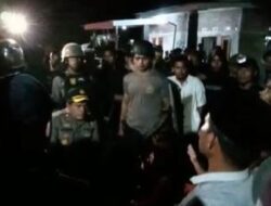 Waka Polres Bima Kota Pimpin Buka Blokir Jalan, Buntut Protes Warga Tolak Boymin Ditahan
