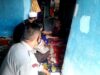 Kegiatan Polsek Labuapi Peduli, Bagikan Paket Sembako Sasar Lansia di Desa Bengkel