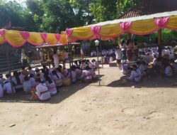 Pengamanan Persembahyangan Saraswati di Gerung, Diikuti Siswa Siswi dan Masyarakat Umat Hindu