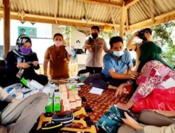 Polsek Sekotong bersama Poliklinik Pratama Polres Lobar dan Puskesmas Gelar Penyuluhan Kesehatan dan Pengobatan Gratis
