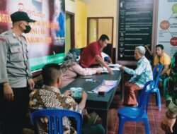 Bhabinkamtibmas dan Babinsa di Gerung Kompak Amankan Penyaluran BLT-DD