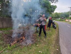 Bhabinkamtibmas Desa Ai Kangkung KSB Lakukan Gotong Royong Bersama Warga