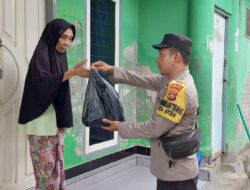 Bhabinkamtibmas Polsek Pringgabaya Memberikan Bantuan Sosial Paket Sembako Kepada Masyarakat
