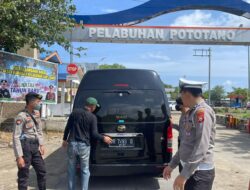 Petugas Posyan Operasi Lilin Rinjani 2022 Lakukan Pemeriksaan Terhadap Pengguna Jasa Pelabuhan Laut Tano KSB