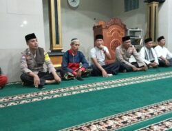Kapolsek Pringgabaya Jalin Silaturahmi dengan Sholat Maghrib Berjamaah Bersama Masyarakat