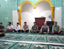 Jalin Sinergitas Kapolsek Pringgabaya Silaturahmi Dan Kordinasi Serta Himbauan Kamtibmas Sekaligus Sholat Magrib Berjamaah di Masjid Nurul Ittihad Desa Kerumut