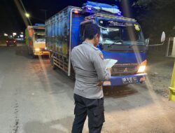 Kepolisian Sektor Kawasan Pelabuhan Laut Tano Melakukan Penyekatan Hewan Ternak Hendak Menyebrang Ke Pulau Lombok.