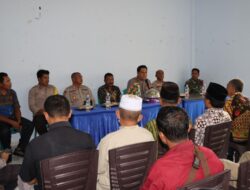 Jum’at Curhat, Wakapolres Bima Kota Pimpin Serap Isi Hati Warga kel. Mande