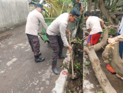 Jum’at Bersih, Sinergitas TNI-Polri dan Masyarakat Laksanakan Gotong Royong Bersama