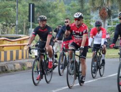 Jaga Kebugaran Tubuh, Kapolda NTB Irjen Pol Drs Djoko Poerwanto Gowes Bareng di Bima