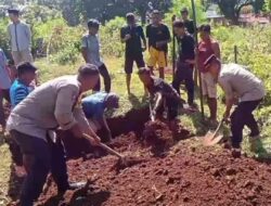 Wakili Kapolres Bima, Kapolsek Parado Laksanakan Sambang Duka di Desa Parado Rato
