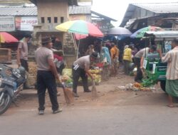 Wujud Bhakti Peduli Lingkungan Polsek Mataram Gotong Royong Di Pasar Pagutan