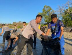 Polres Bima Bersama Dirjen Pajak Nusra Laksanakan Aksi Bersih Bersih Pantai Kalaki