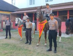 Unit Polsatwa Ditsamapta Polda NTB Gelar Patroli Sambil Berbagi