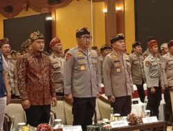 Berikan Arahan Polisi Lingkungan Polresta Mataram, Djoko Poerwanto : Jadi Polisi Jangan Tanggung