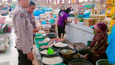 Polsek Kopang Ingatkan Para Pedagang Tentang Peredaran Uang Palsu