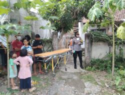Polsek Praya Olah TKP Penemuan Mayat Di Kelurahan Tiwugalih.