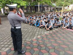 Police Goes To School, Cara Satlantas Polres Loteng Ajak Pelajar Jadi Pelopor Keselamatan Lalu-lintas