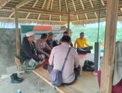 Kunjungi Warga, Sat Binmas Polres Lombok Utara ajak masyarakat berperan aktif dalam Cooling system.