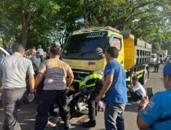 Sat Lantas Polres Loteng Evakuasi Korban Laka Lantas Di Bundaran Masjid Jami.