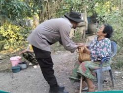 Polsek Lape Berikan Bantuan Untuk Warga Lansia
