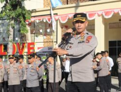 Kapolres Loteng Razia Ponsel Milik Anggota Cegah Judi Online.