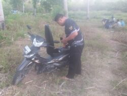 Polsek Praya Timur Kembalikan Sepeda Motor Yang Ditemukan di Kebun Kepada Pemilik