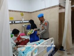 Jelang HUT RI ke-79, Kabid Propam Polda NTB Gelar Jumat Berkah di RSUD Mataram