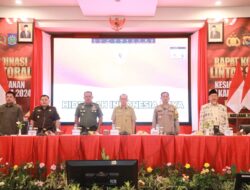 Kapolres Loteng Hadiri Rapat Lintas Sektoral Jelang Pilkada Serentak 2024.