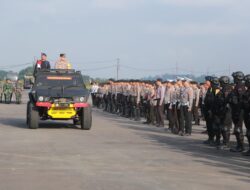 Kapolda NTB Pimpin Apel Gelar Pasukan Ops Mantap Praja Rinjani 2024 Dirangkaikan Dengan simulasi Dalam Rangka Pilkada Serentak