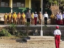 Peringati Hari Sumpah Pemuda Bhabinkamtibmas Ds. Mantun tanamkan semangat persatuan dan Kesatuan sejak dini kepada siswa Sekolah Dasar