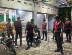 Patroli Fajar Humanis Polres Loteng Cegah Aksi Kriminal Pada Malam Hari Jelang Pilkada 2024.