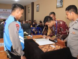 Polres Loteng Gelar Penandatanganan Fakta Integritas Panitia, Peserta dan Orang Tua Wali Penerimaan Bakomsus T.A. 2024.