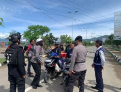 Personel Sat Lantas Polres Bima Kota Berikan Himbauan Keselamatan di Objek Wisata Pantai Lawata